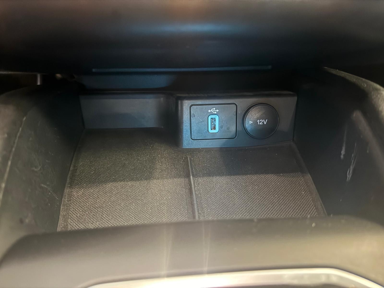 Fahrzeugabbildung Ford Focus 1,5 EcoBoost ST-Line /LED/NAVI/KLIMA