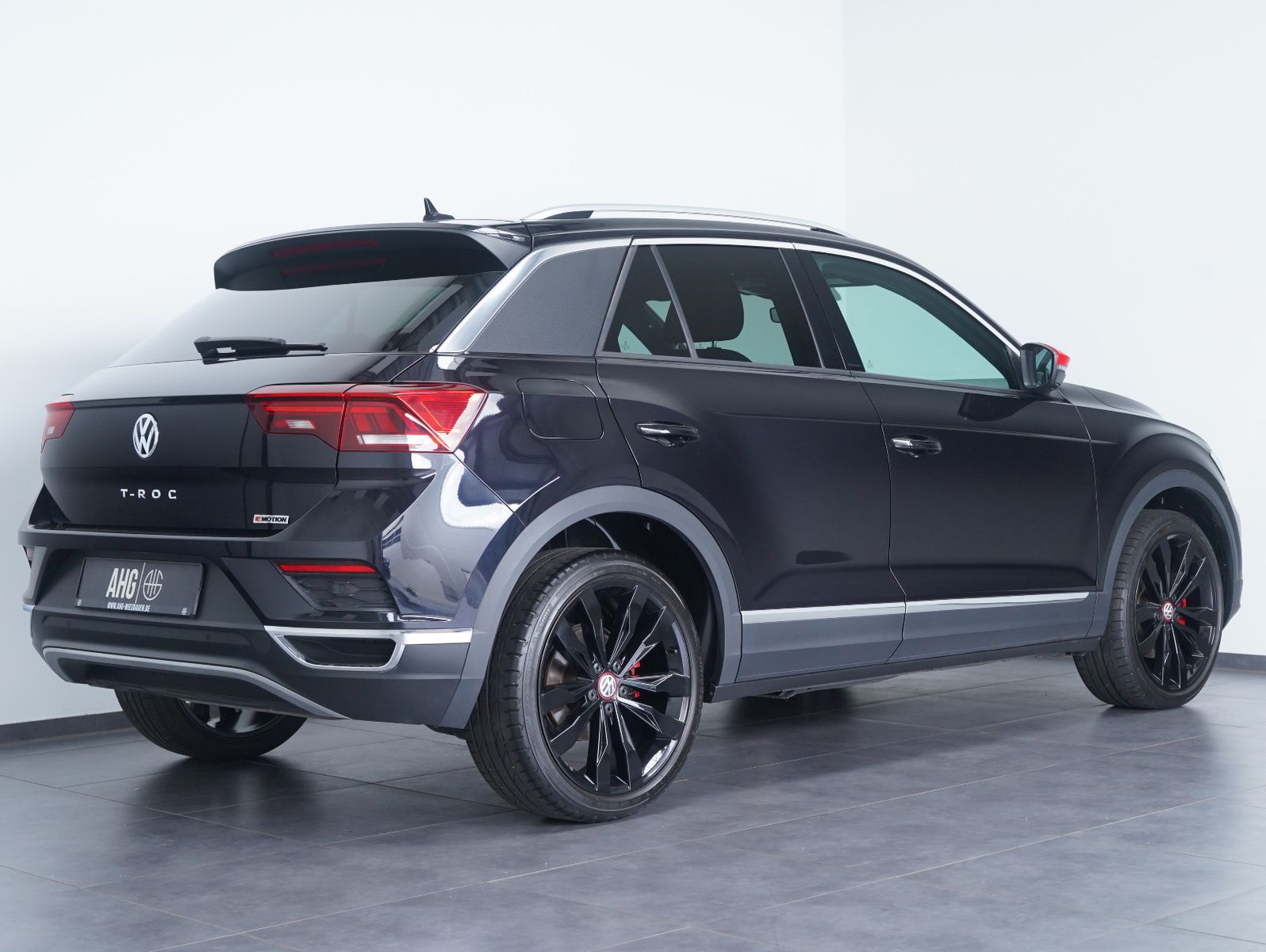 Fahrzeugabbildung Volkswagen T-Roc 2,0 TSI Sport 4Motion AAC/KAMERA/LM19"