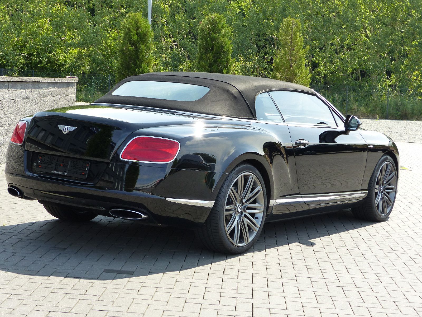 Fahrzeugabbildung Bentley Continental GTC W 12 SPEED MULLINER