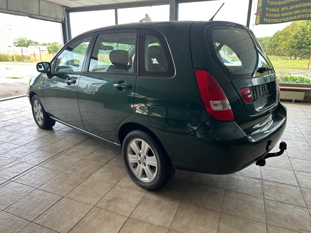 Suzuki Liana