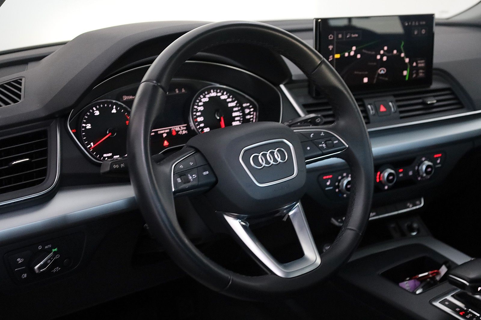 Fahrzeugabbildung Audi Q5 35 TDI, Leder, Navi, LED, SH
