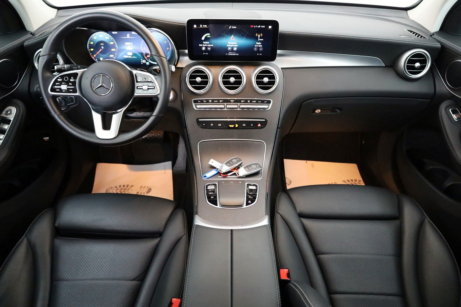 Fahrzeugabbildung Mercedes-Benz GLC 300 de 4Matic,Leder,Navi,LED,SH,Kamera,AHK