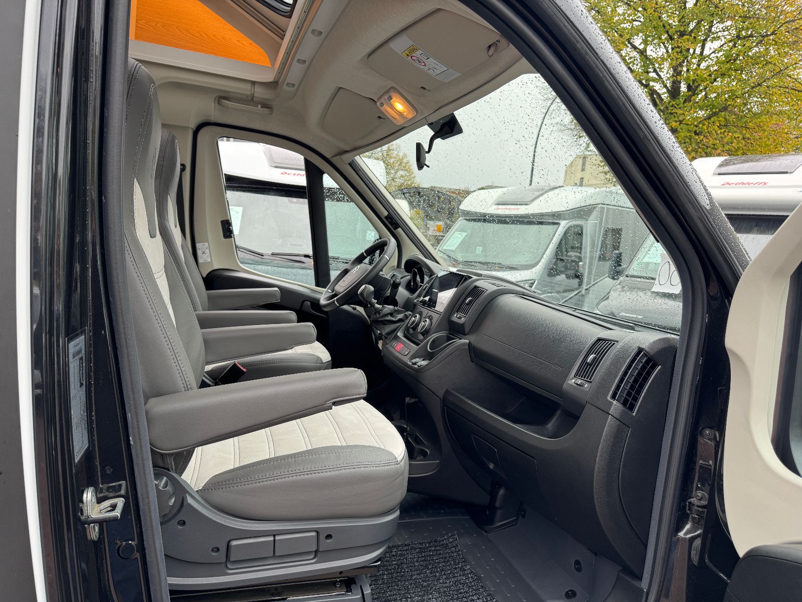 Fahrzeugabbildung Sunlight ADVENTURE EDITION T 68 1HAND KEIN MIETER HUBBETT