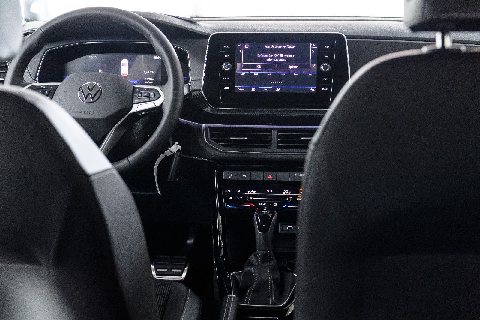 Fahrzeugabbildung Volkswagen T-Cross 1.0 TSI R-Line+DSG+Kamera+AHK+GJ-Reifen