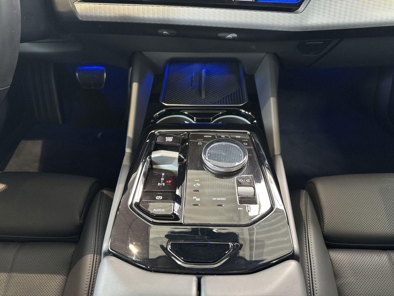BMW 520d Tour M Sport LiCoProf RFK St+Go AdLED HUD