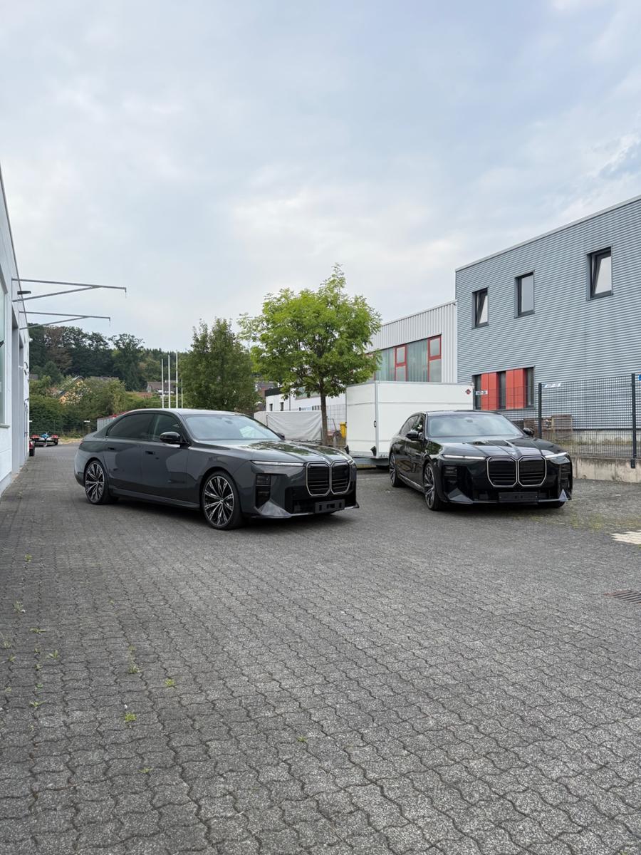 BMW 740i xDrive/B&W/SkyL/Kristal/Carbon/Integral