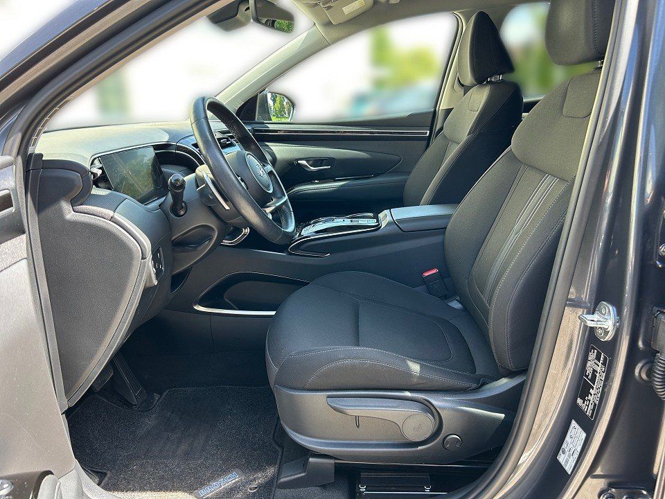 Fahrzeugabbildung Hyundai TUCSON PHEV 1.6T 6AT 4WD TREND 1HD GARANTIE07/27