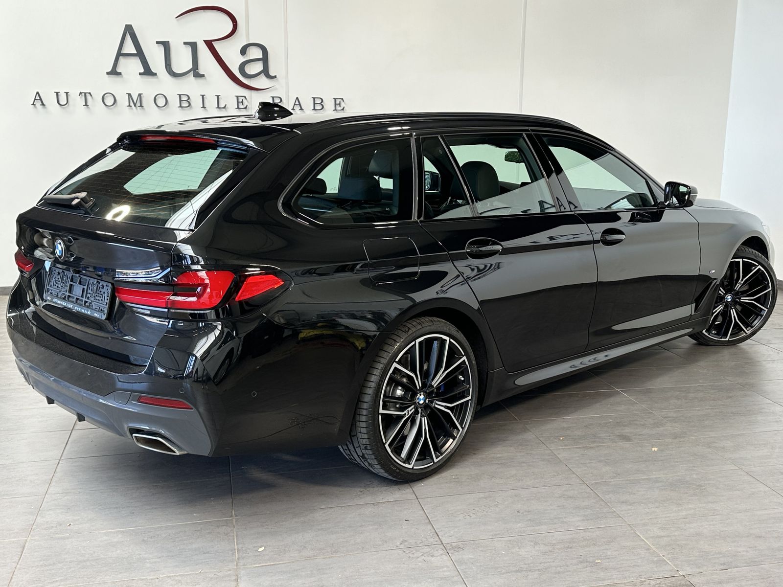 Fahrzeugabbildung BMW 540i Touring xDrive M-Sport NAV+LASER+AHK+PANORA