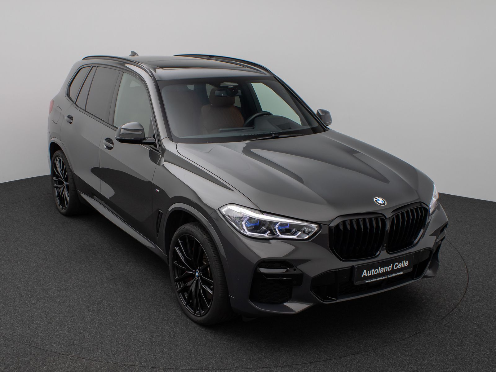 Fahrzeugabbildung BMW X5 xD40d M Sport B&W SoftClose Panorama HUD Voll