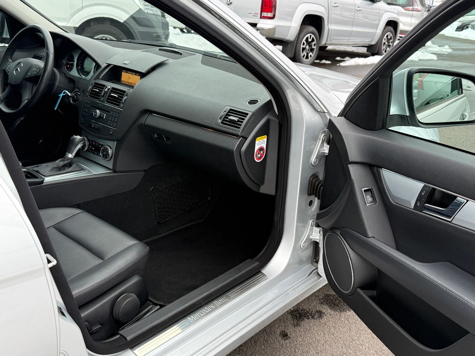 Fahrzeugabbildung Mercedes-Benz C 350 Limousine Avantgarde Aut Bi-Xenon Leder