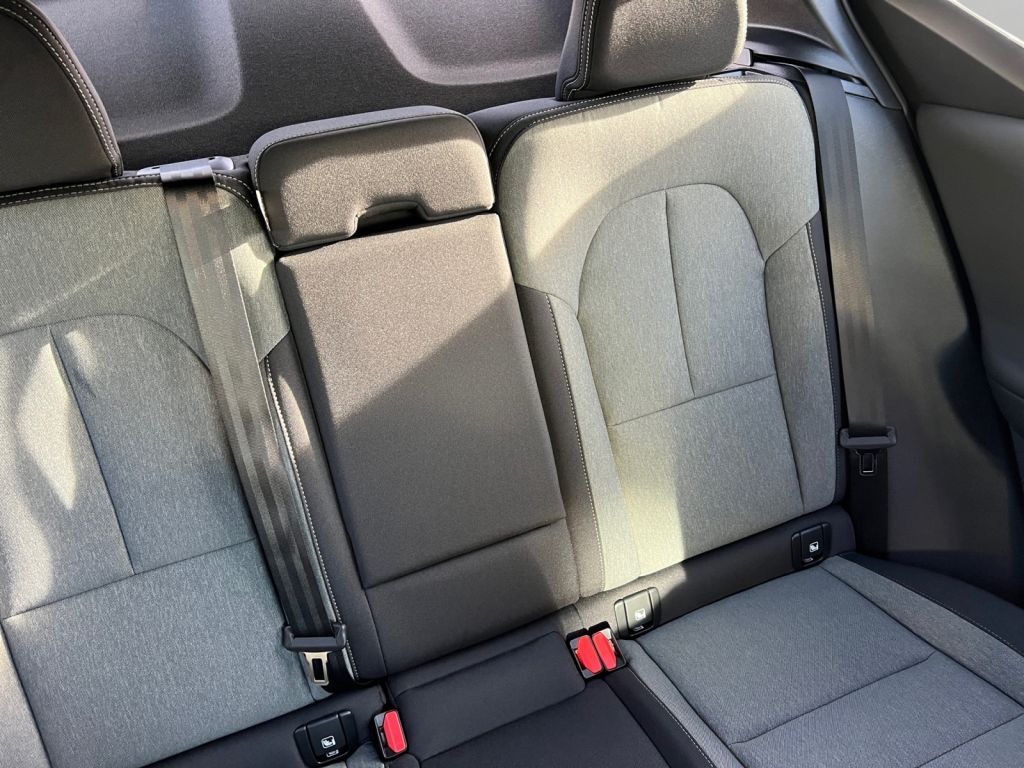 VOLVO XC40 B3 B DKG Plus Black Edition, FHZ VOLVO XC40 B3 B DKG Plus Black Edition, FHZ