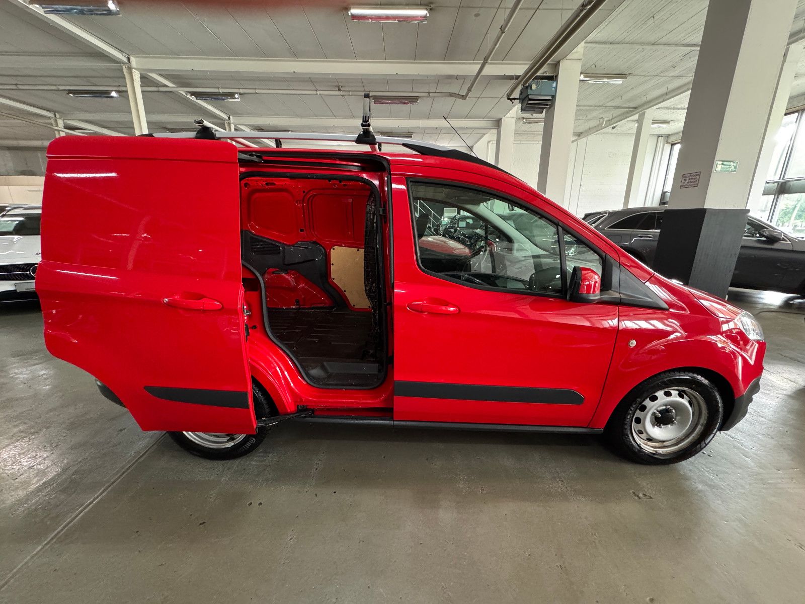Fahrzeugabbildung Ford Tourneo Courier 1.5 TDCI TREND SERVICE & TÜV NEU