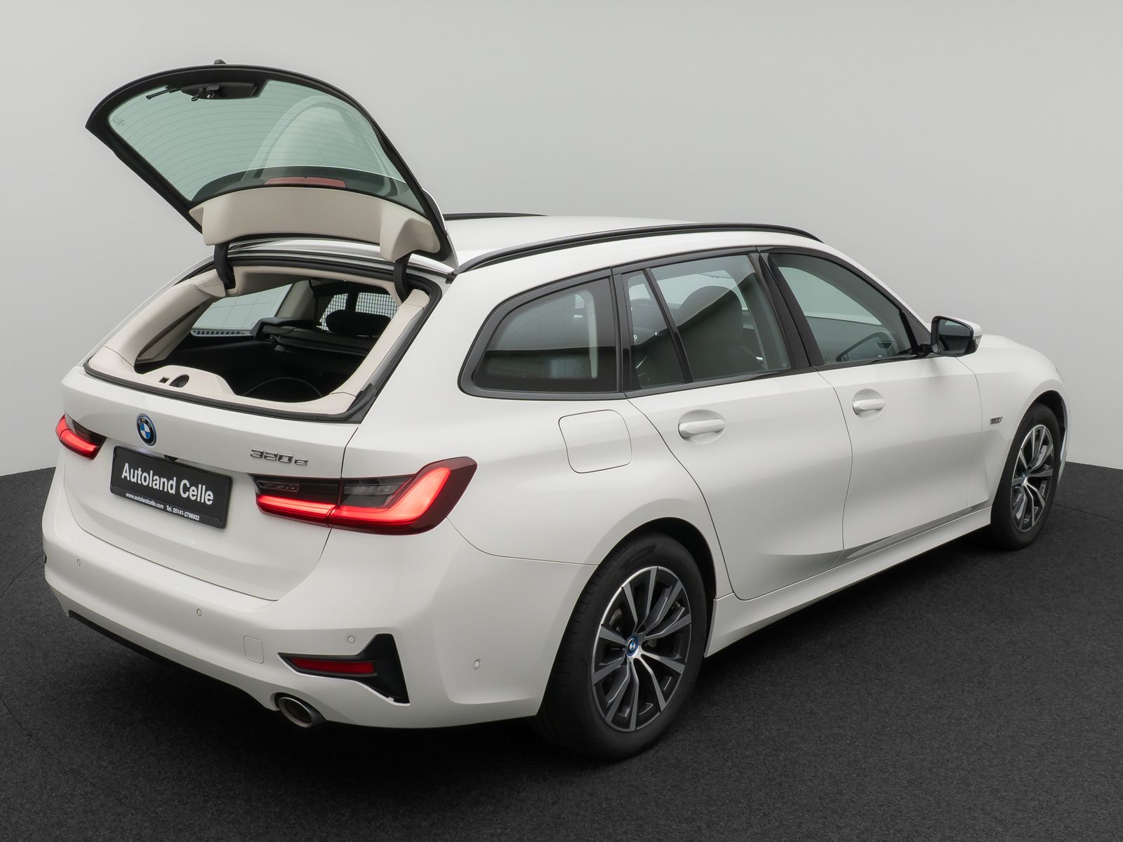 Fahrzeugabbildung BMW 320e Sport Line 360° Laser DAB H/K Komfort Alarm