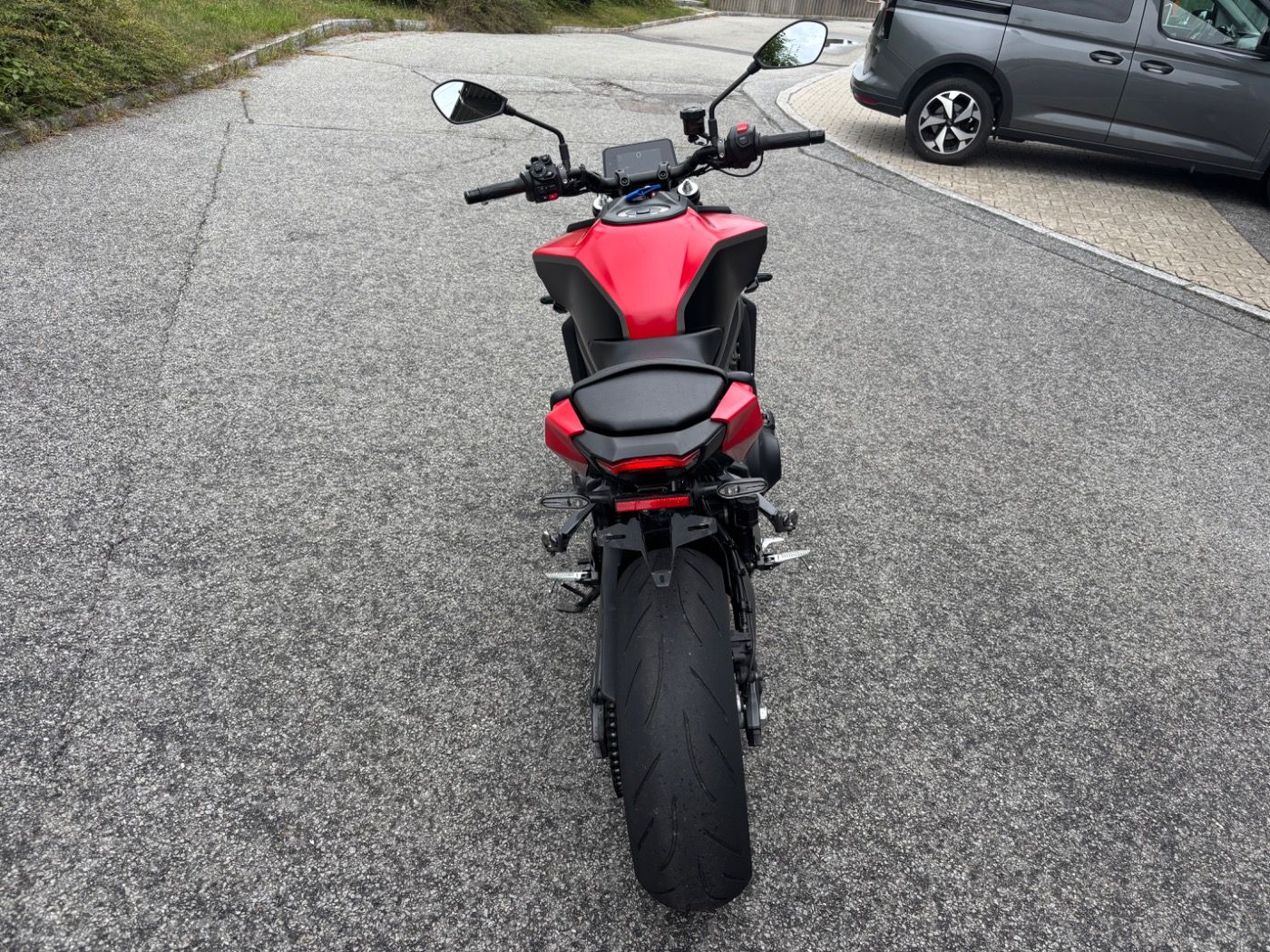 Fahrzeugabbildung Yamaha MT 09 ABS aus erster Hand