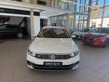 Volkswagen Passat Lim. 2.0TDI DSG R-LINE LED ACC - Volkswagen Passat: R Line
