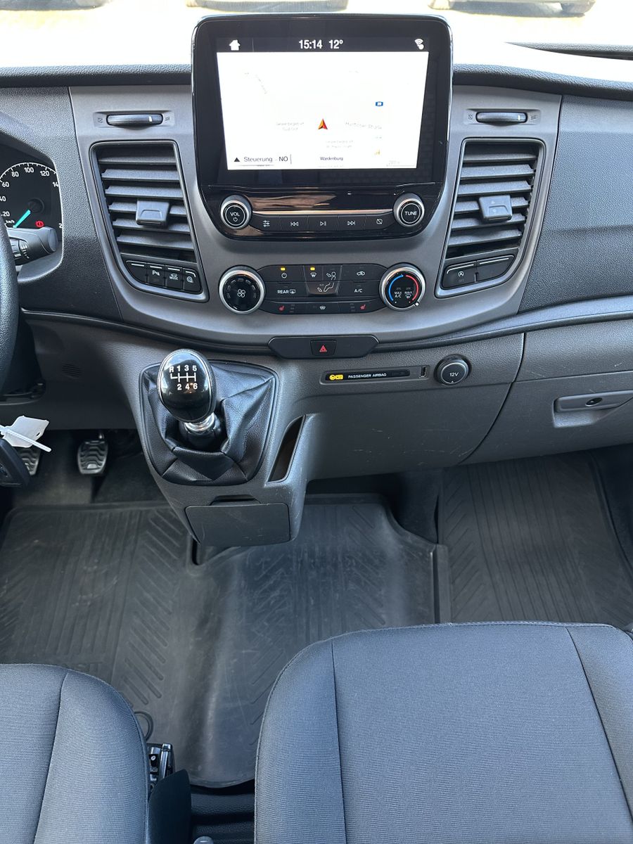 Fahrzeugabbildung Ford Transit Custom 340 L2H1 9-Sitzer NAV+SHZ+CARPLAY