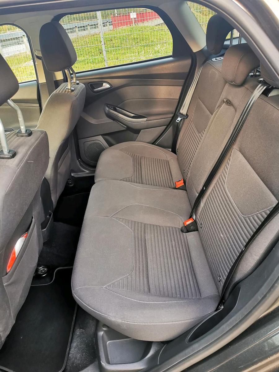 Ford Focus 2015 — photo 11