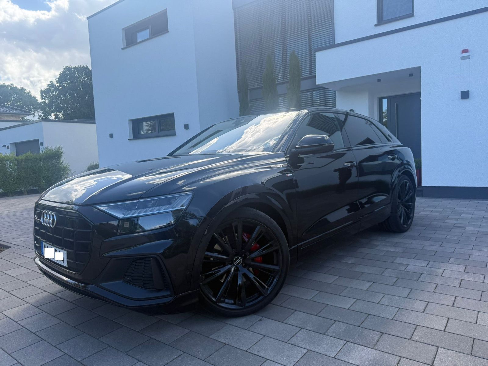 Fahrzeugabbildung Audi Q8 50 TDI quattro S-Line 1. Hand Vollausstattung