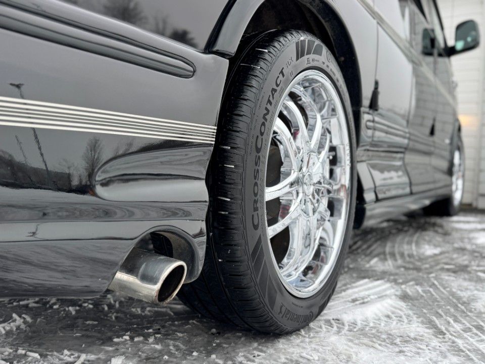 Fahrzeugabbildung Chevrolet Express Chevy Van Explorer Ltd. 70 Tkm 22"