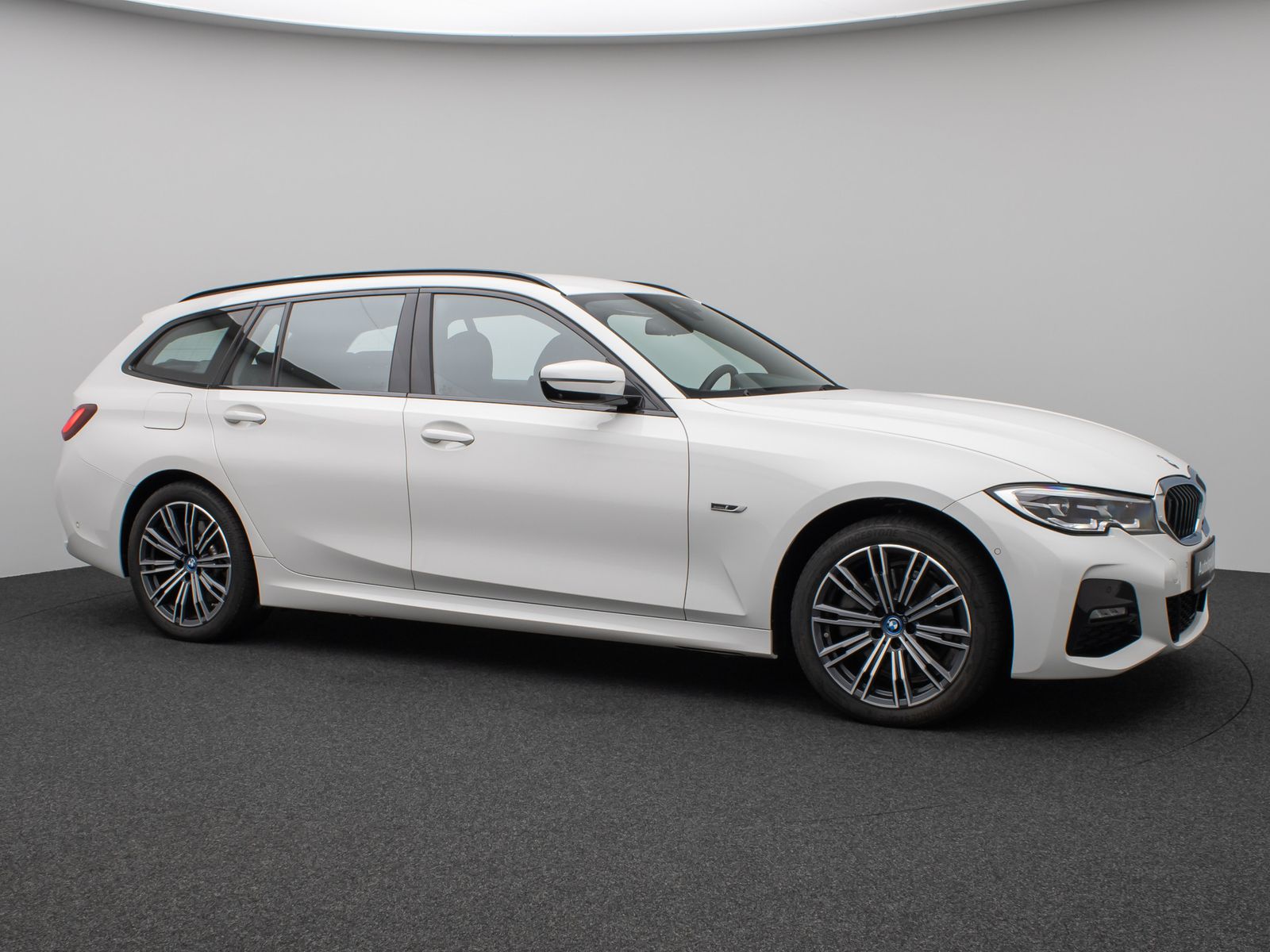 Fahrzeugabbildung BMW 320e xD M Sport 360°DAB HiFi Stop&Go Komfort LED