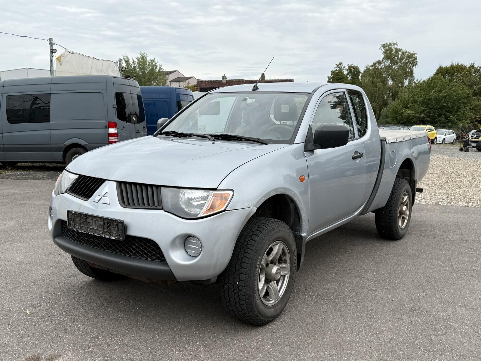 Mitsubishi L200 2.5D Invite ClubCab 4WD AHK Klima Tüv 08.27