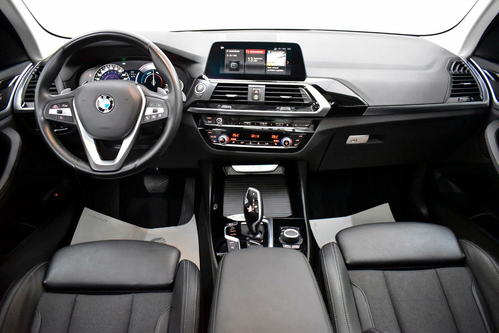 Fahrzeugabbildung BMW X3 xDrive 30 e Automatik,Teilleder,PANO,SHZ,AHK