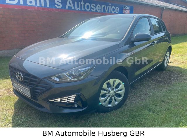 Hyundai i30 1.5 Pure- Klima-DAB-Bluetooth-Ganzjahresreif