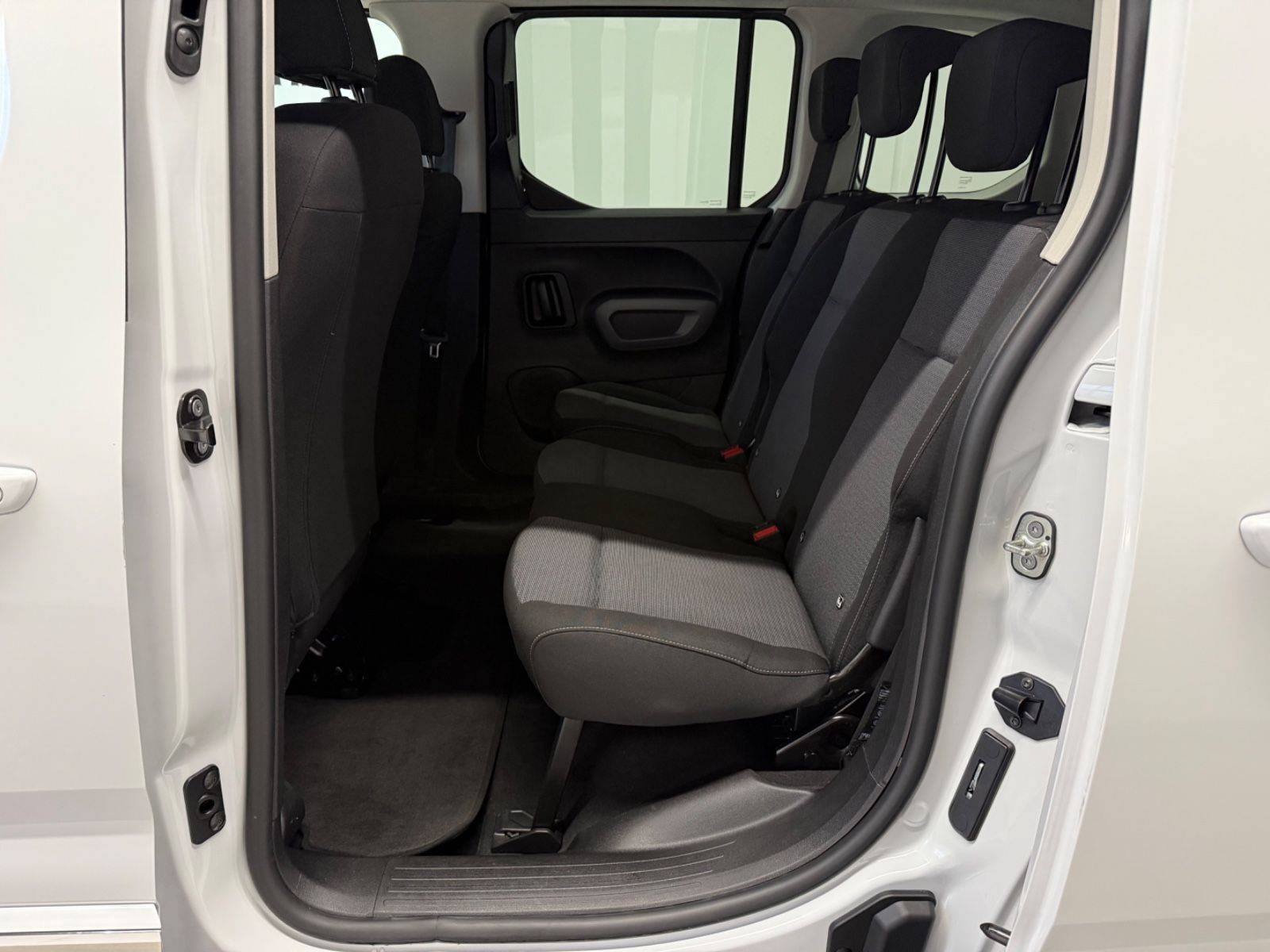 Fahrzeugabbildung Toyota Proace City Verso L1 Shuttle, Apple Car Play