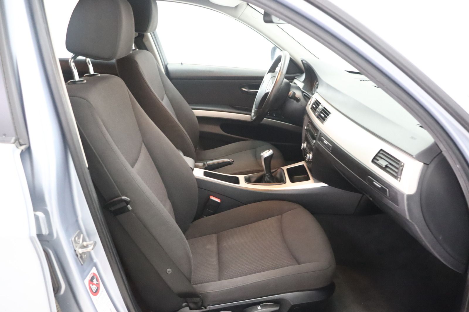 Fahrzeugabbildung BMW 320 d Touring *Panoramadach