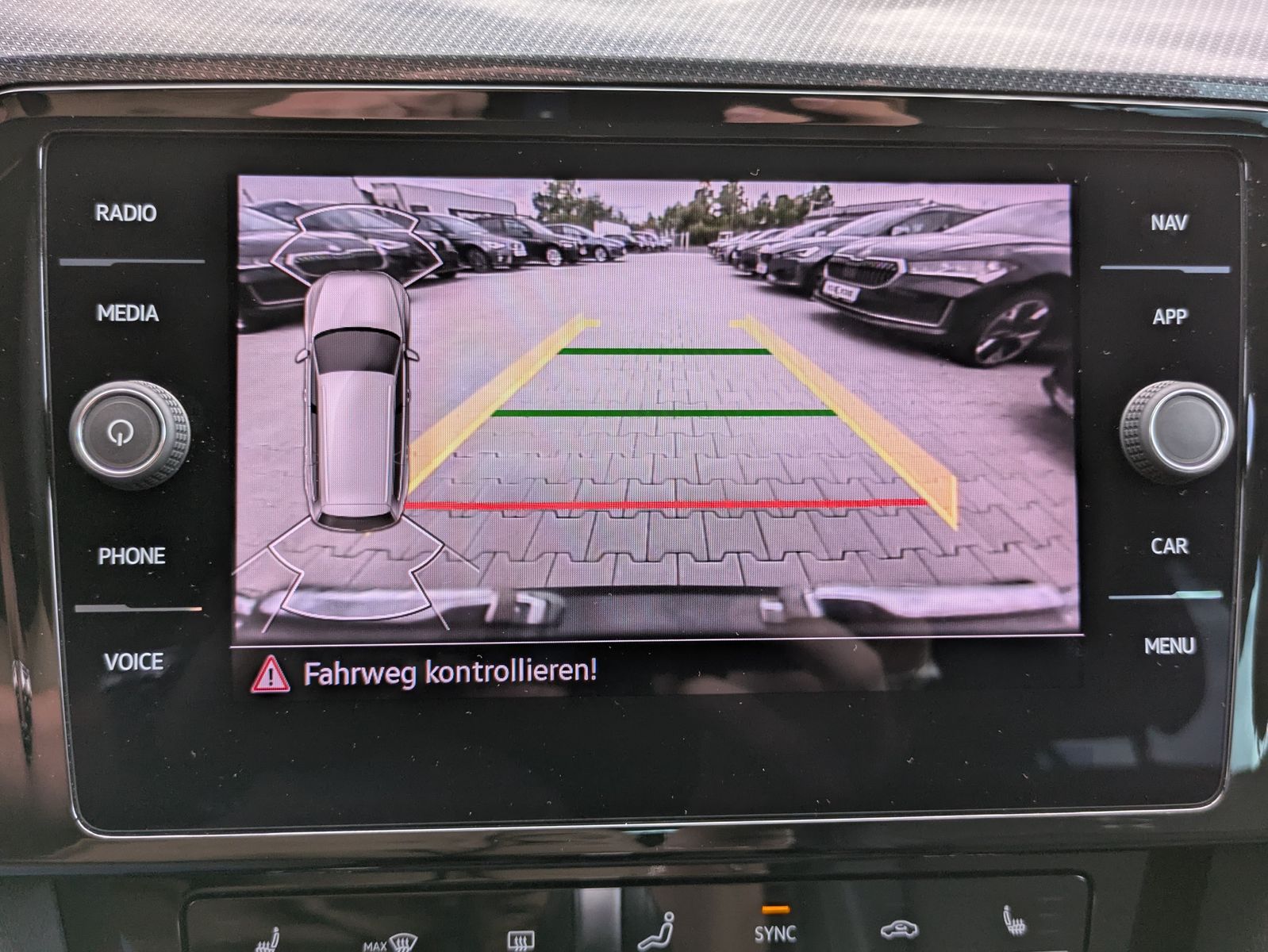 Fahrzeugabbildung Volkswagen Passat 2.0 TDI 2x R-Line MATRIX*KAMERA*ACC*NAVI