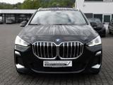 BMW 225e Active Tourer xDrive M-Sport PANO HUD 360° - BMW 225 Active Tourer mit Benzin-Antrieb: Automatik