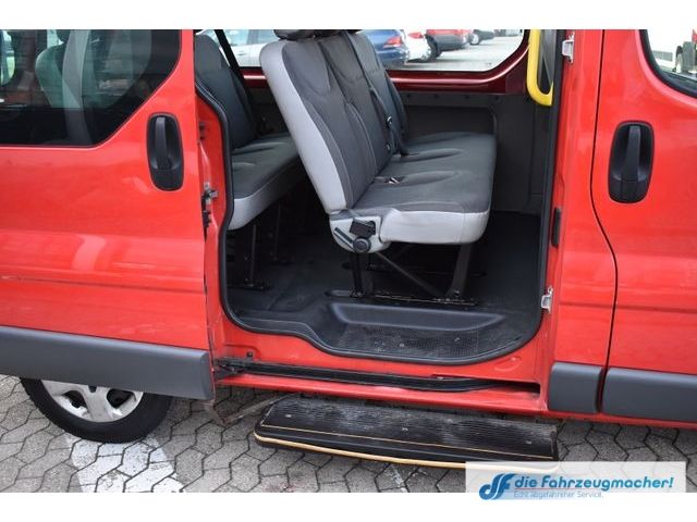 Fahrzeugabbildung Opel Vivaro Kasten Behindertengerecht 8024