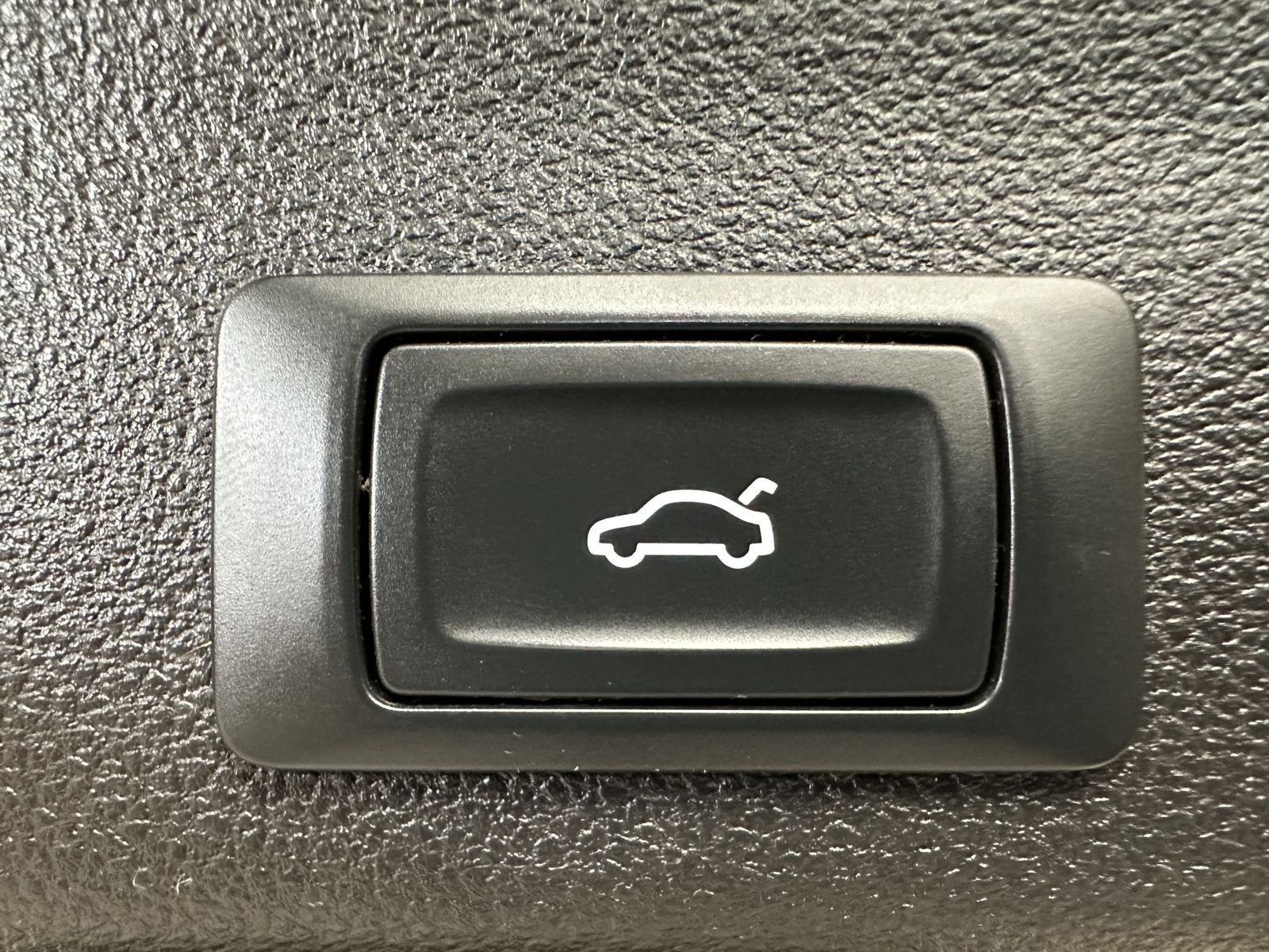 Fahrzeugabbildung Audi A6 Avant 40 TDI Sport NAV+LED+AHK+KAM+VCOCK+DSP