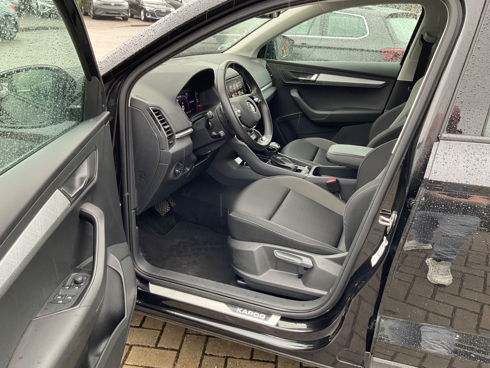 Fahrzeugabbildung SKODA Karoq 1.5l TSI DSG Selection,Kamera,Navi,ACC