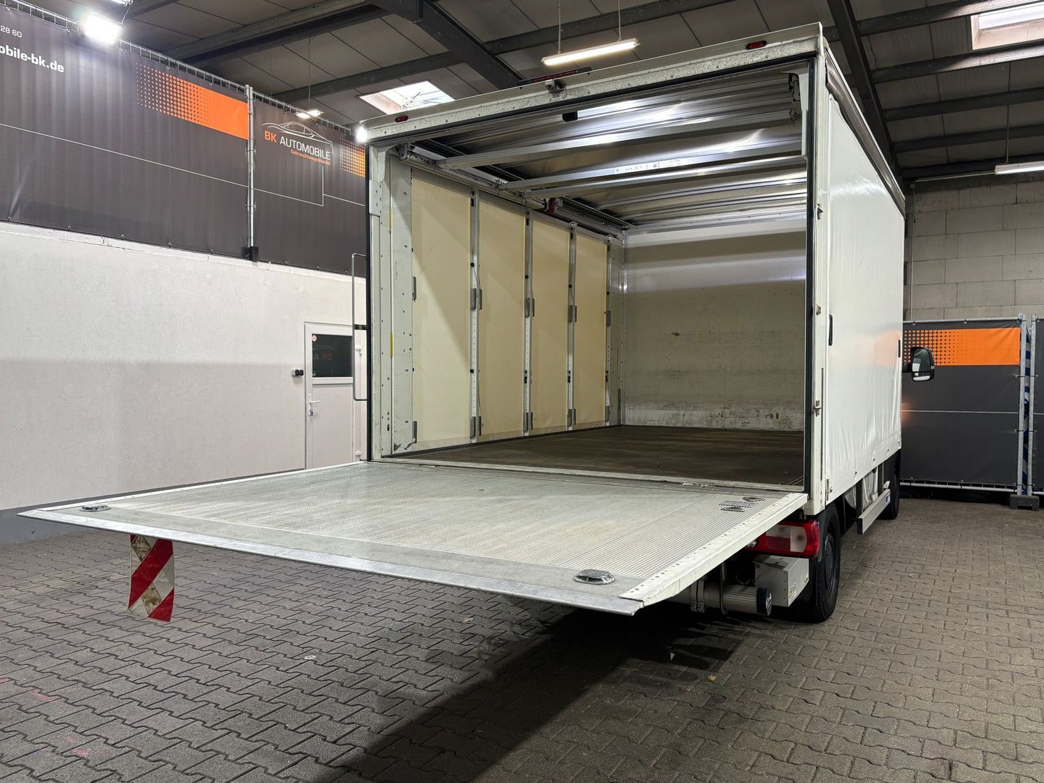 Fahrzeugabbildung Volkswagen Crafter Pritsche 35 mittell. LBW#Schiebeplane#Ka