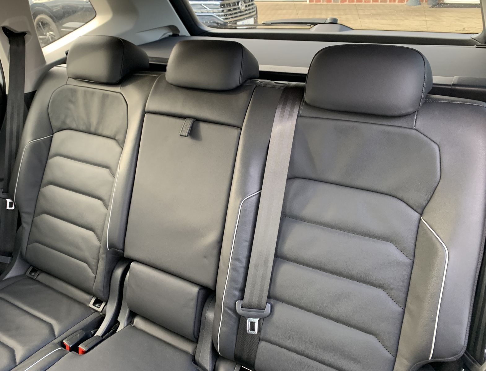 Fahrzeugabbildung Volkswagen Tiguan Allspace 2.0 TDI*Highline*4Motion*AHK*LED