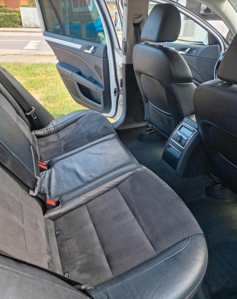 Skoda Superb 2009 — photo 7