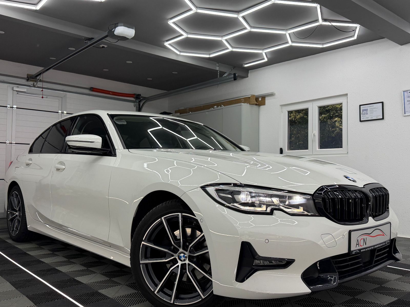 Fahrzeugabbildung BMW 320 i SPORT LINE/LED/DAB/KAMERA/VRTL COCKPIT/ACC