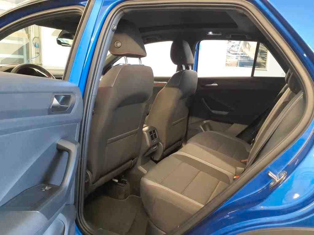Fahrzeugabbildung Volkswagen T-Roc SPORT PANO AHK LED NAVI ACC PDC SITZH. 1.H