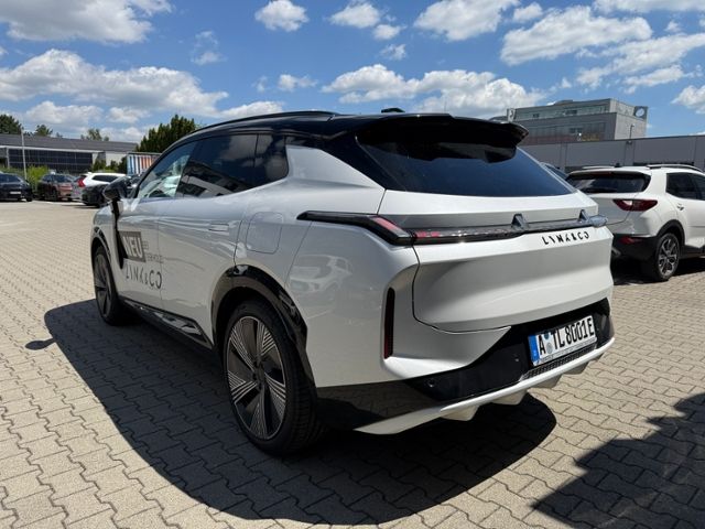 Lynk & Co 08