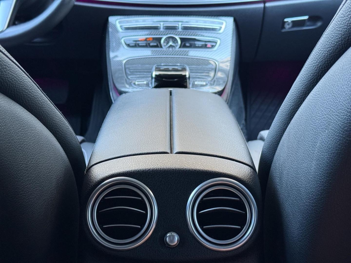 Mercedes-Benz E 220 d T Avantgarde MBUX COMAND Kamera LED Appl