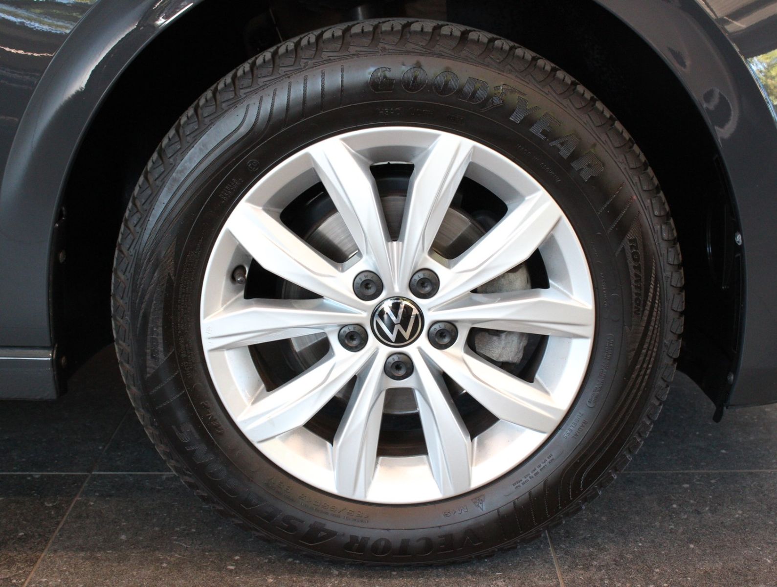 Fahrzeugabbildung Volkswagen Polo VI Highline DSG*1.Hand*MWST*