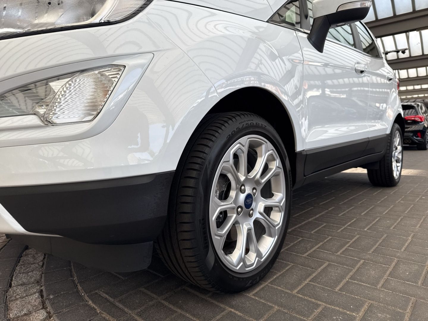 Fahrzeugabbildung Ford EcoSport Titanium Hybrid/Navi/LED/KeyFree/B & O/