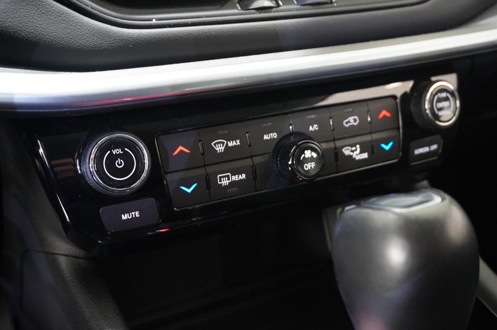 Fahrzeugabbildung Jeep Compass 1.3T GSE LIMITED NAVI/LED/360°/VIRT/DAB+