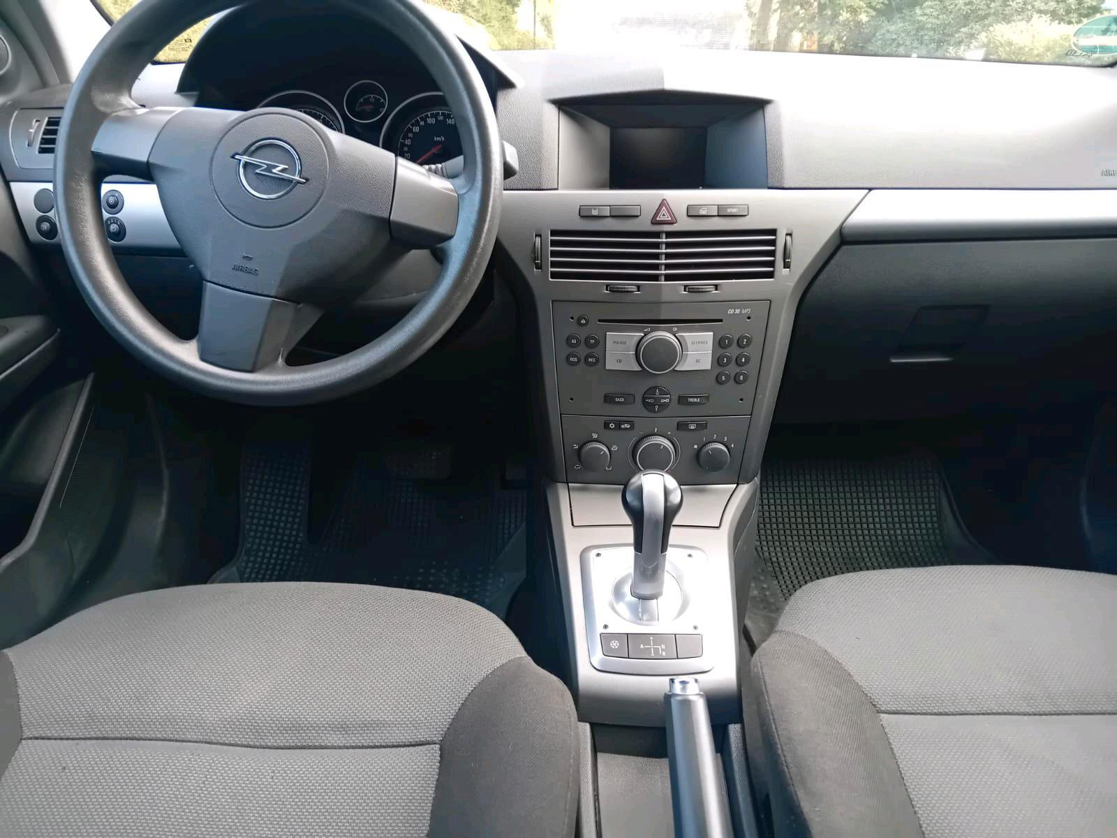 Opel Astra 2005 — photo 7