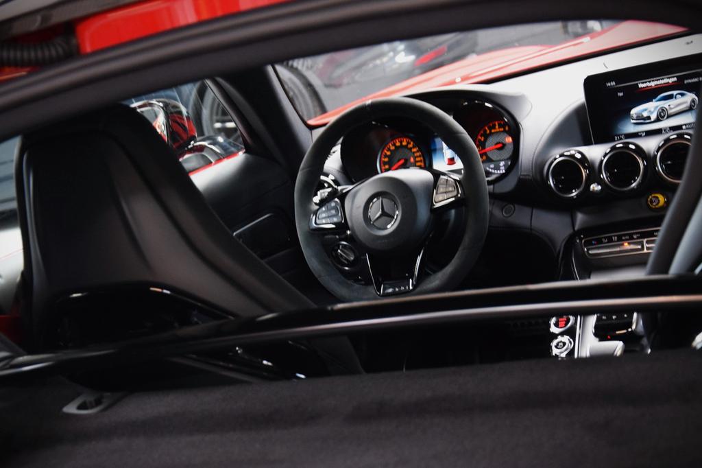 Mercedes-Benz AMG GT R