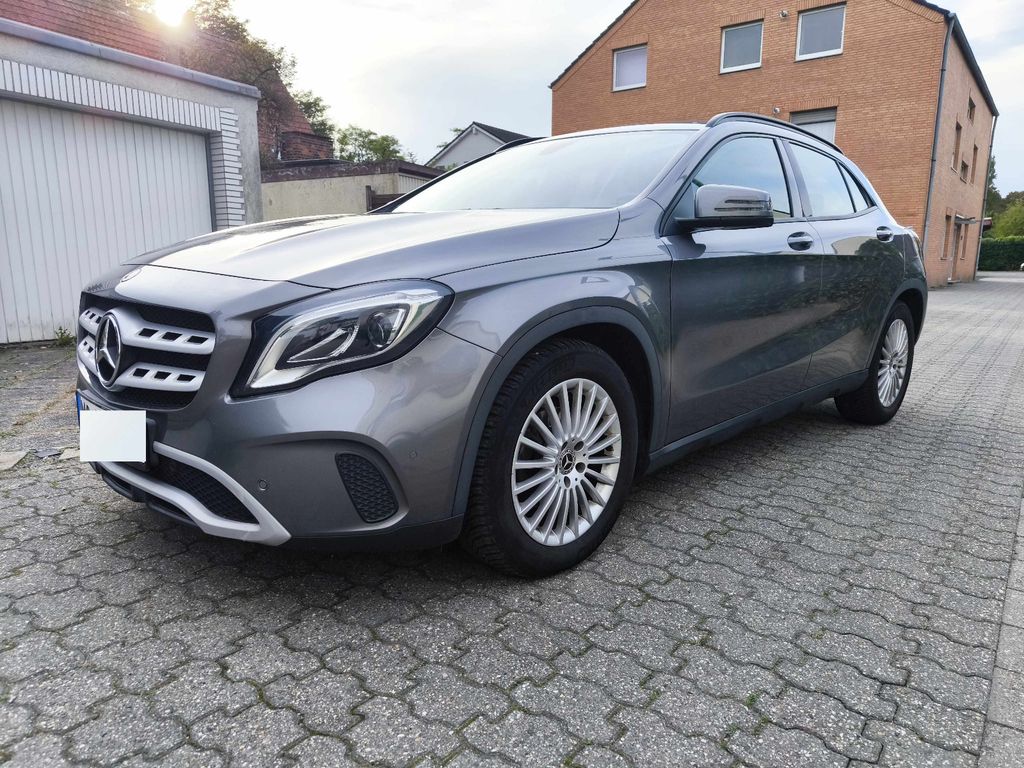 Image of Mercedes-Benz GLA 200