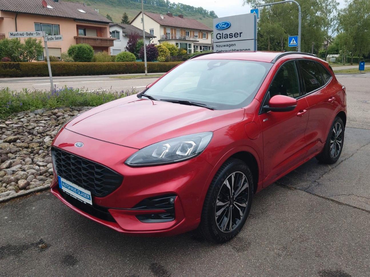 Ford Kuga Plug-In Hybrid ST-Line X AHK Winter Paket