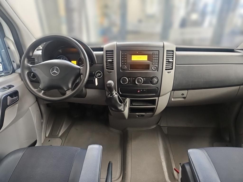 Fahrzeugabbildung Mercedes-Benz Sprinter 316 Doka Pritsche 4x4 6 Sitze Klima