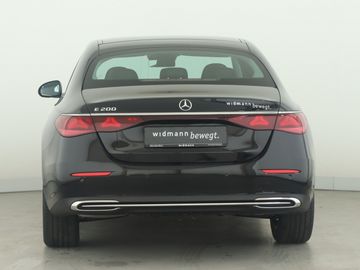 Mercedes E 200 - 4